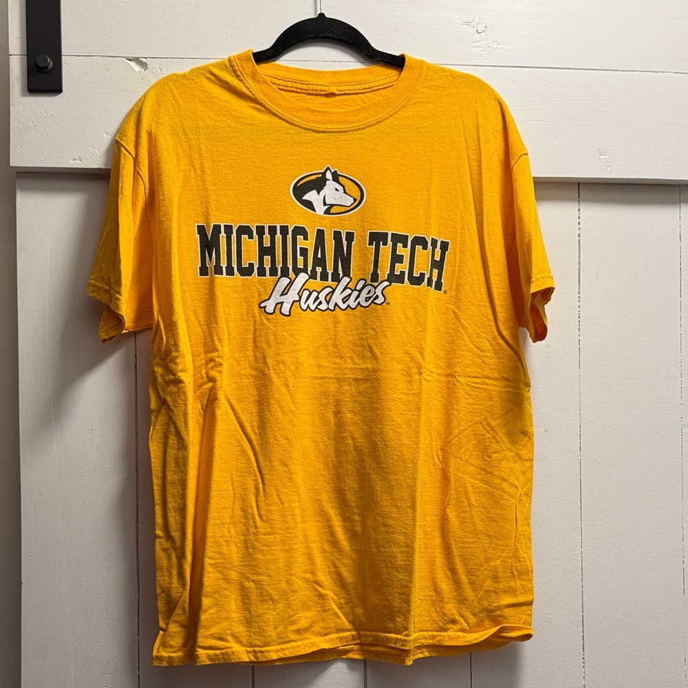Michigan Tech University Huskies Yellow T Shirt L Large MTU